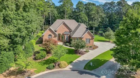 101 Cabana Dr, Mooresville, NC 28117
