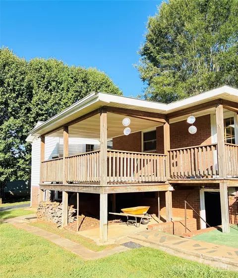127 Walnut Tree Rd, Statesville, NC 28625