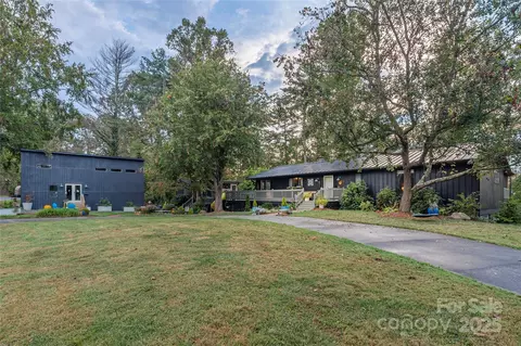 9 Tracy Ln, Weaverville, NC 28787