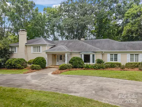 5718 Bentway Dr, Charlotte, NC 28226