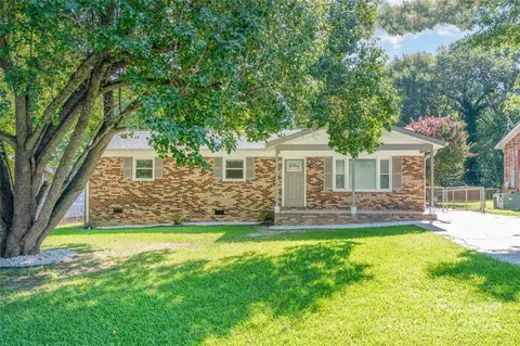 2506 Lyon St, Gastonia, NC 28052