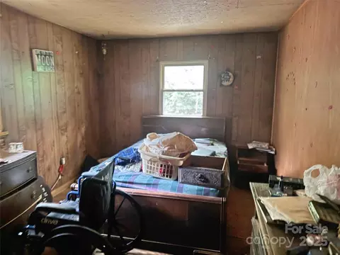 Bedroom - 246 Thunderhill Dr, Marion, NC 28752 photo 3 of 4