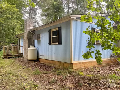 246 Thunderhill Dr, Marion, NC 28752