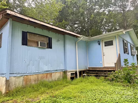 Exterior - 246 Thunderhill Dr, Marion, NC 28752 photo 3 of 12