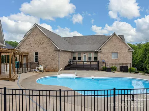 142 Cobblestone Xing, Gaffney, SC 29341 photo 34