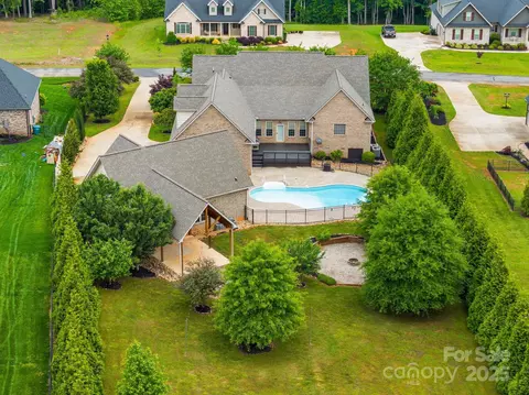 142 Cobblestone Xing, Gaffney, SC 29341 photo 40