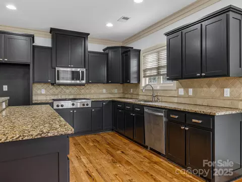 142 Cobblestone Xing, Gaffney, SC 29341 photo 9