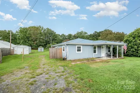 3948 Main Avenue Nw Dr NW, Hickory, NC 28601