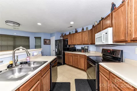 Kitchen - 4419 Red Hook Rd, Monroe, NC 28110 photo 2 of 4
