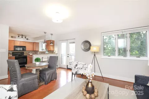 2427 Vail B20 Ave #B20, Charlotte, NC 28207