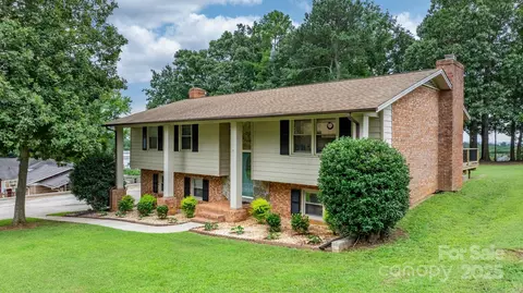 848 7th Se St SE, Hickory, NC 28602