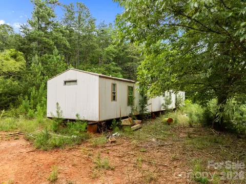 823 Silver Creek Rd, Mill Spring, NC 28756