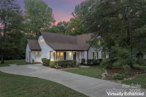 5812 Chapel Creek Ct, Charlotte, NC 28226