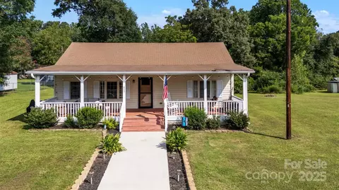 617 E Chestnut St, Stanley, NC 28164