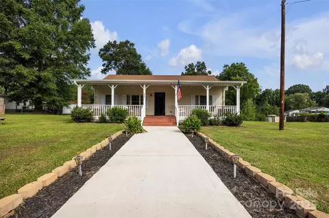 Exterior - 617 E Chestnut St, Stanley, NC 28164 photo 2 of 5