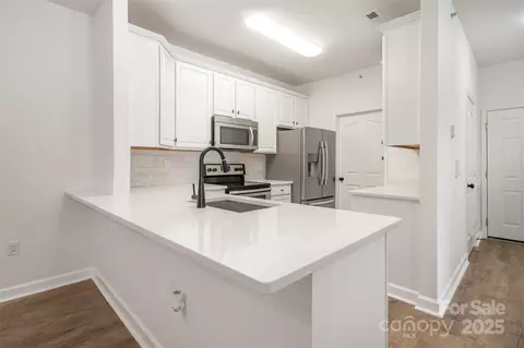 11725 Ridgeway Park Dr, Charlotte, NC 28277