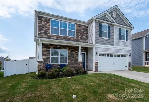 9124 Mackinaw Dr, Gastonia, NC 28056