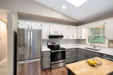 Kitchen - 101 Timberleaf Ct, Fletcher, NC 28732 photo 3 of 3