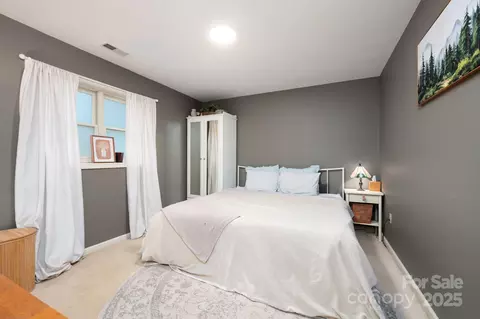 Bedroom - 101 Timberleaf Ct, Fletcher, NC 28732 photo 4 of 5