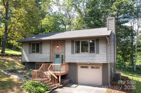 101 Timberleaf Ct, Fletcher, NC 28732