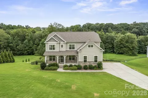 137 Rain Shadow Dr, Mooresville, NC 28115
