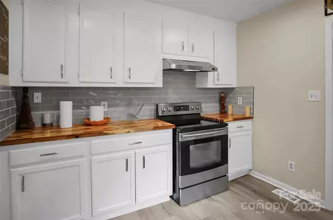 Kitchen - 6316 Hill Gates Trl, Cherryville, NC 28021 photo 2 of 4