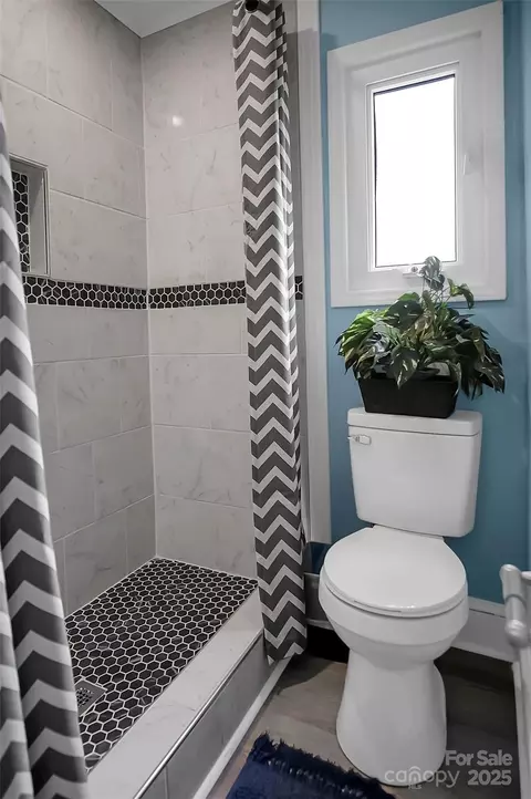 Bath - 6316 Hill Gates Trl, Cherryville, NC 28021 photo 2 of 4