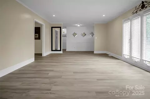 Living - 6316 Hill Gates Trl, Cherryville, NC 28021 photo 2 of 7