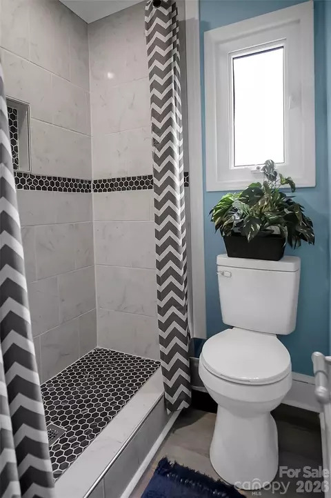 Bath - 6316 Hill Gates Trl, Cherryville, NC 28021 photo 2 of 3