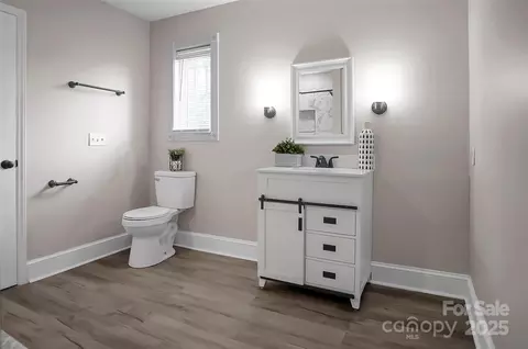 Bath - 6316 Hill Gates Trl, Cherryville, NC 28021 photo 3 of 4