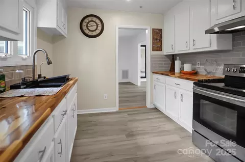 Kitchen - 6316 Hill Gates Trl, Cherryville, NC 28021 photo 3 of 4