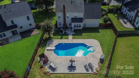 129 Easy St, Mooresville, NC 28117