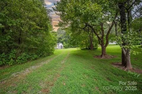 423 Womack Rd, Mill Spring, NC 28756 photo 4