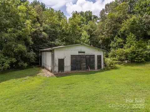 423 Womack Rd, Mill Spring, NC 28756 photo 14