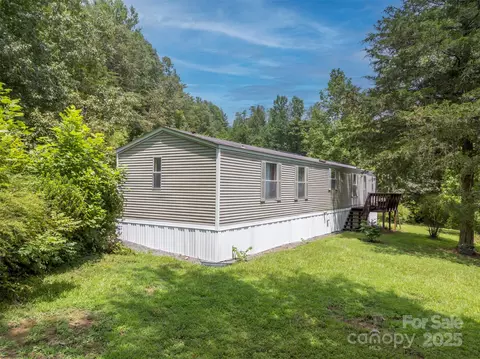 423 Womack Rd, Mill Spring, NC 28756