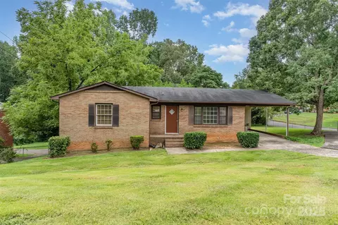 3039 Knollwood Dr, Gastonia, NC 28052