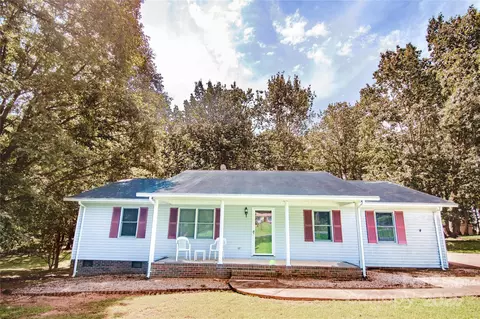 1410 Hickory Nut Ln, Lincolnton, NC 28092