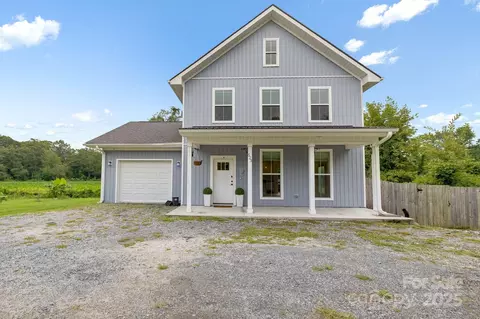 523 Shepherd St, Hendersonville, NC 28792