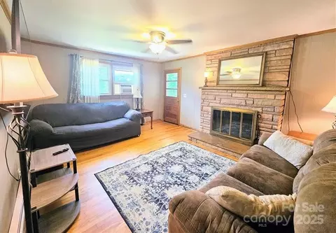 309 Gentry St, Jefferson, NC 28640 photo 12