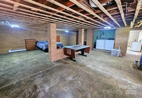 309 Gentry St, Jefferson, NC 28640 photo 22
