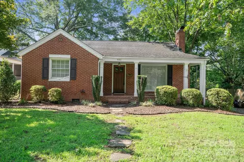 935 4th Nw Ave NW, Hickory, NC 28601