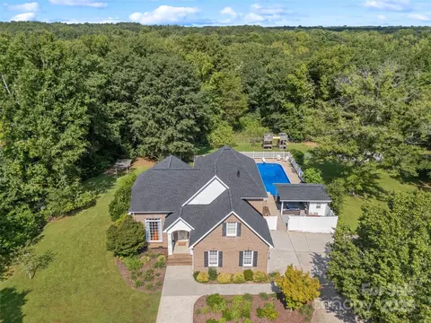 355 Leisure Ln, Catawba, SC 29704