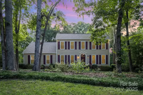3523 Foxridge Rd, Charlotte, NC 28226