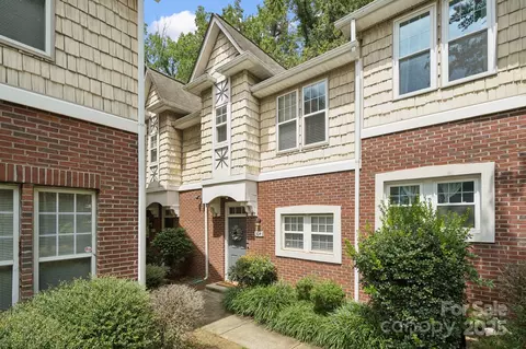 3043 Uxbridge Woods Ct, Charlotte, NC 28205