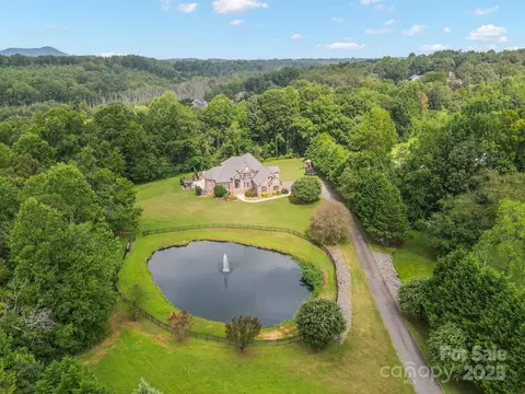 1315 James Farm Rd, Hickory, NC 28602