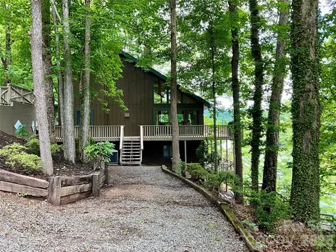 222 W Lake N Dr N, Lake Lure, NC 28746