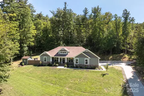 1329 Walnut Cove Rd, Hendersonville, NC 28739