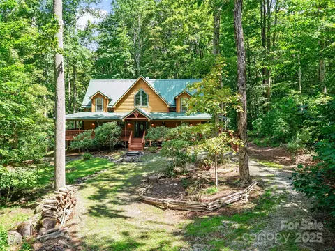 917 Odoms Chapel Rd, Bakersville, NC 28705