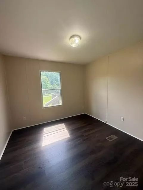 Bedroom - 5587 Doe Ct, Morganton, NC 28655 photo 3 of 3