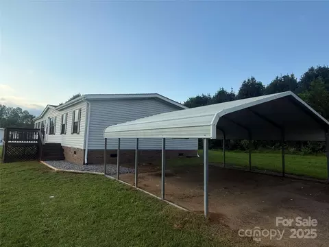 Exterior - 5587 Doe Ct, Morganton, NC 28655 photo 2 of 4